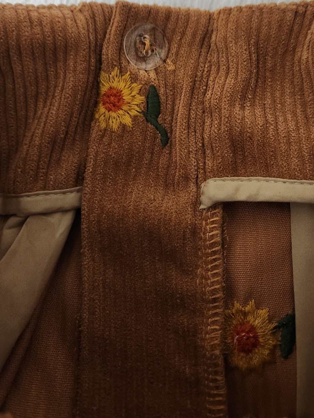 Cider Mid Rise Floral Embroidery Corduroy Shorts XS - Picture 4 of 5